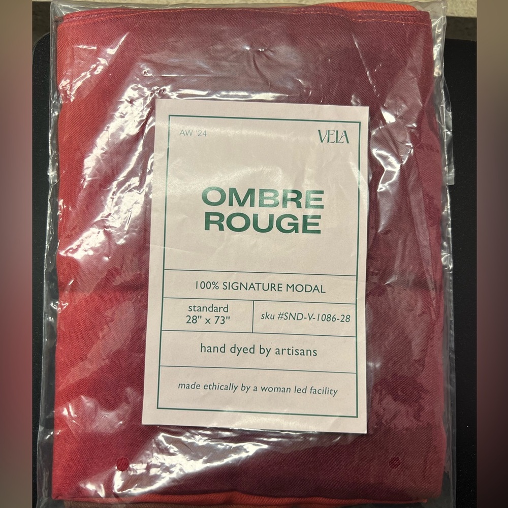 Vela Scarves Ombré Rouge